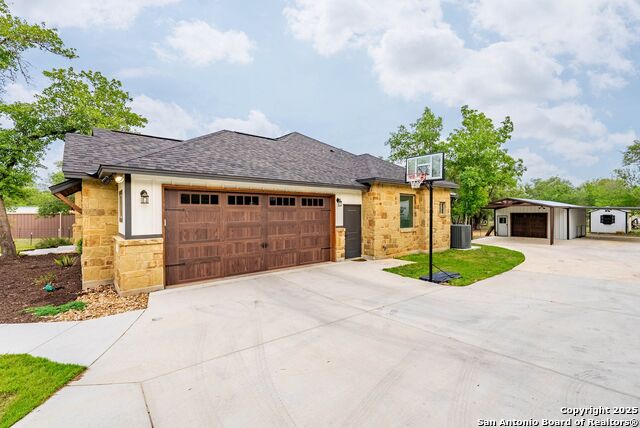 Listing photo id 41 for 140 Wood Valley Dr