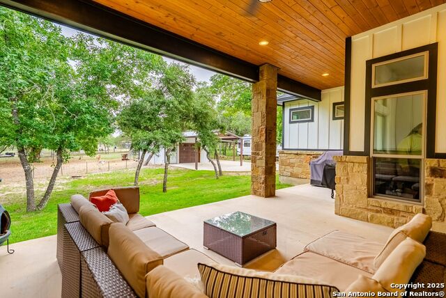 Listing photo id 46 for 140 Wood Valley Dr