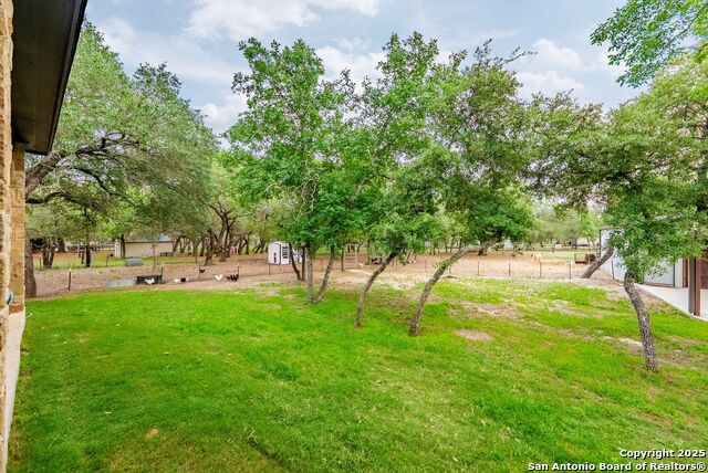 Listing photo id 47 for 140 Wood Valley Dr