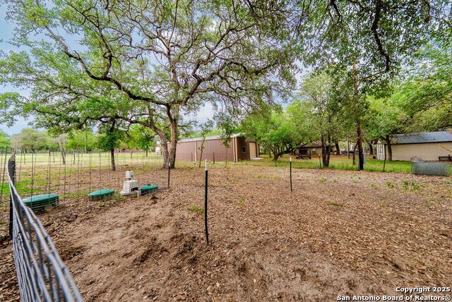 Listing photo id 49 for 140 Wood Valley Dr