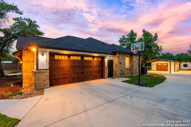 Listing photo id 63 for 140 Wood Valley Dr