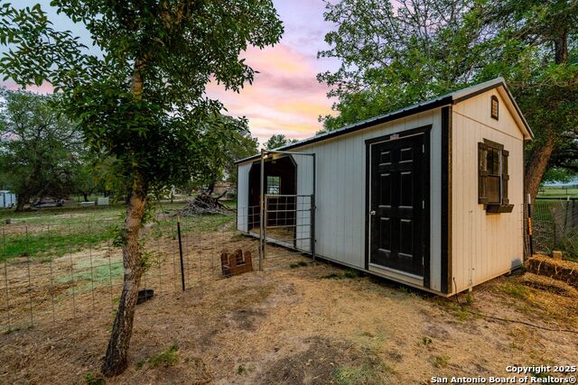 Listing photo id 66 for 140 Wood Valley Dr