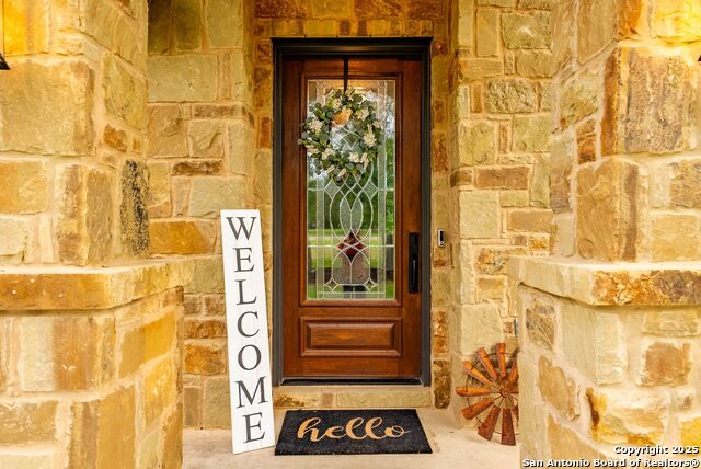 Listing photo id 5 for 140 Wood Valley Dr