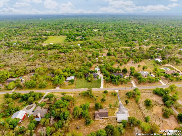 Listing photo id 72 for 140 Wood Valley Dr