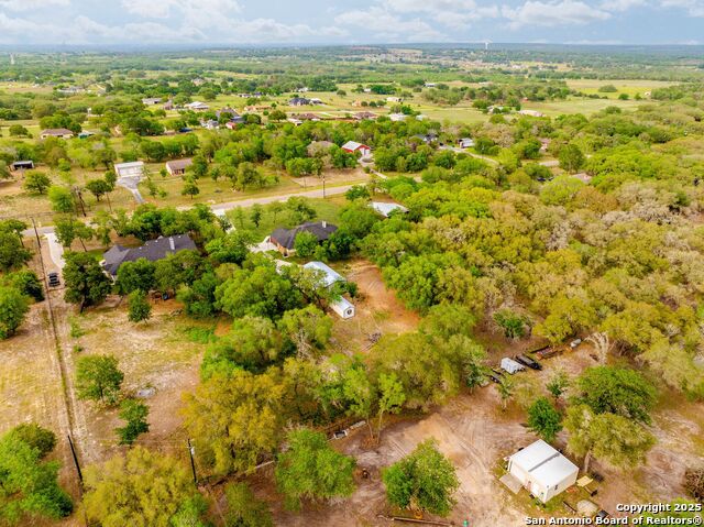 Listing photo id 77 for 140 Wood Valley Dr