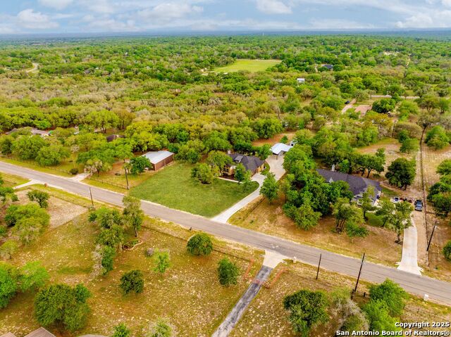 Listing photo id 78 for 140 Wood Valley Dr