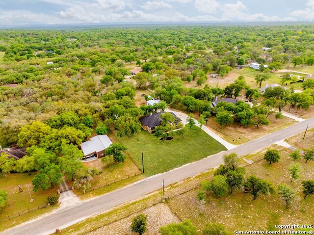 Listing photo id 79 for 140 Wood Valley Dr