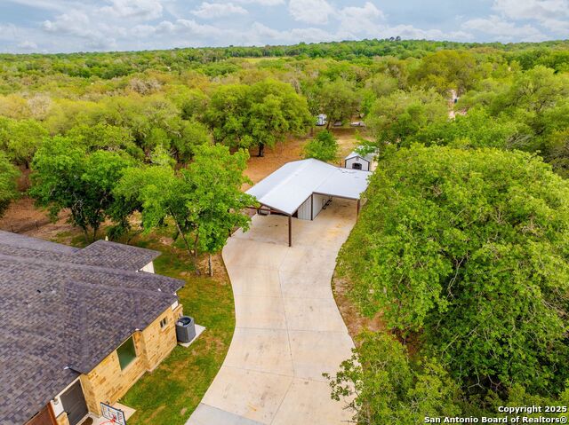 Listing photo id 83 for 140 Wood Valley Dr