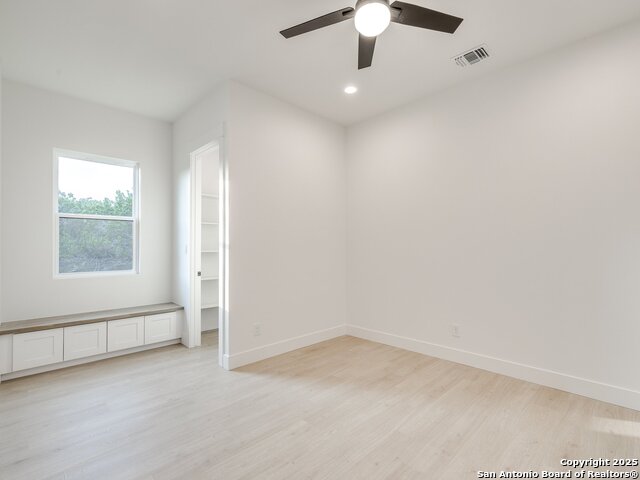 Image 18 of 51 For 265 Vaquero Dr