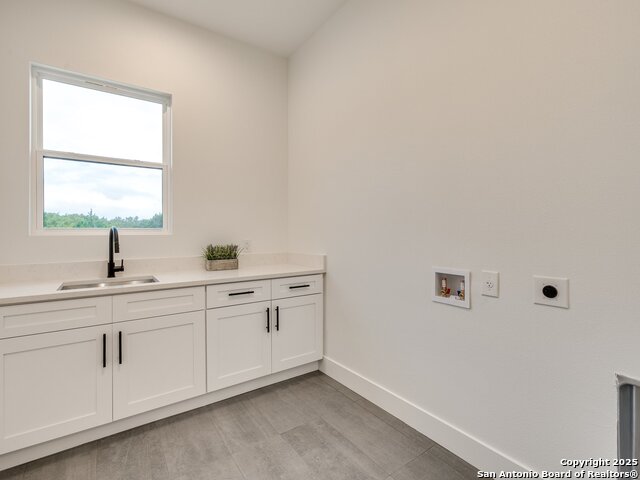 Image 23 of 51 For 265 Vaquero Dr
