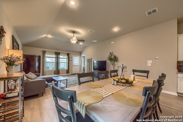 Listing photo id 8 for 7723 Coffee Mill Street