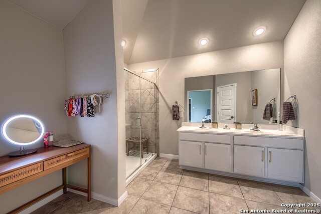 Listing photo id 15 for 7723 Coffee Mill Street