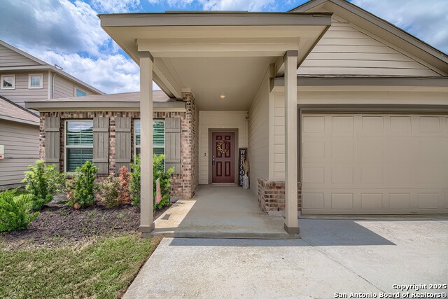 Listing photo id 1 for 7723 Coffee Mill Street