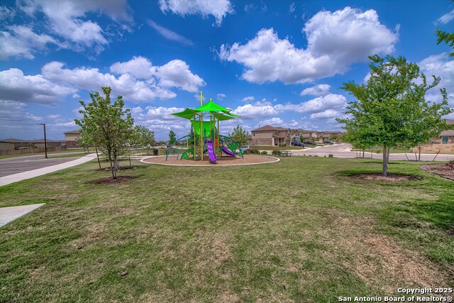 Listing photo id 30 for 7723 Coffee Mill Street
