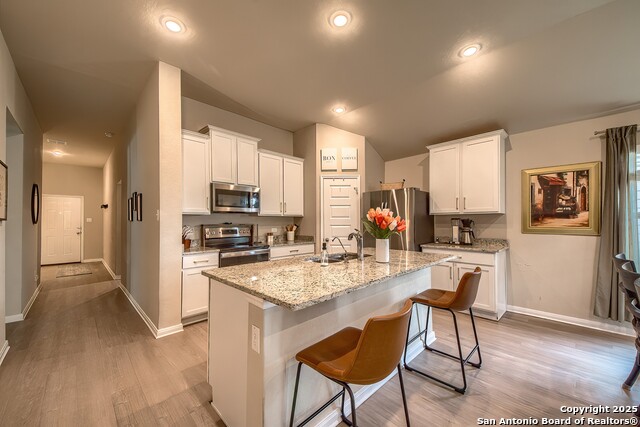 Listing photo id 5 for 7723 Coffee Mill Street