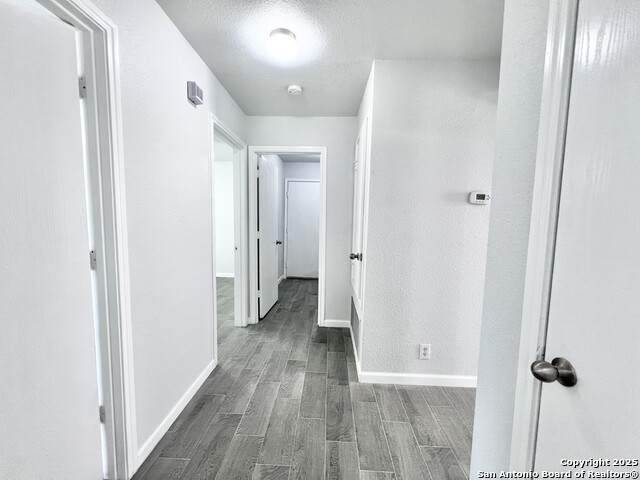 Listing photo id 14 for 5807 Barton Hollow