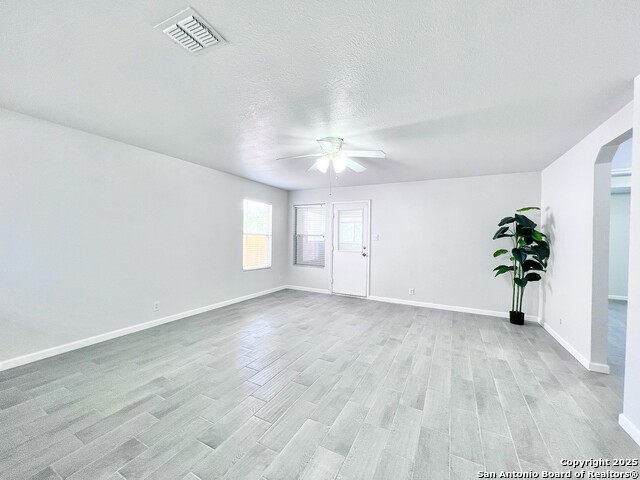 Listing photo id 19 for 5807 Barton Hollow