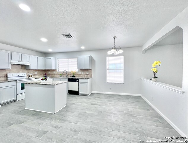 Listing photo id 22 for 5807 Barton Hollow