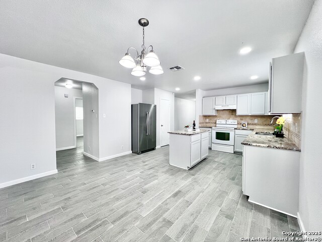 Listing photo id 23 for 5807 Barton Hollow