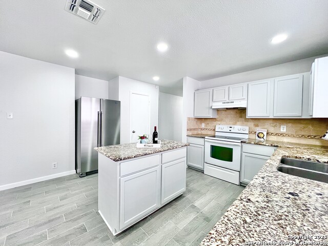 Listing photo id 25 for 5807 Barton Hollow