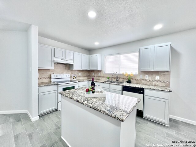 Listing photo id 27 for 5807 Barton Hollow
