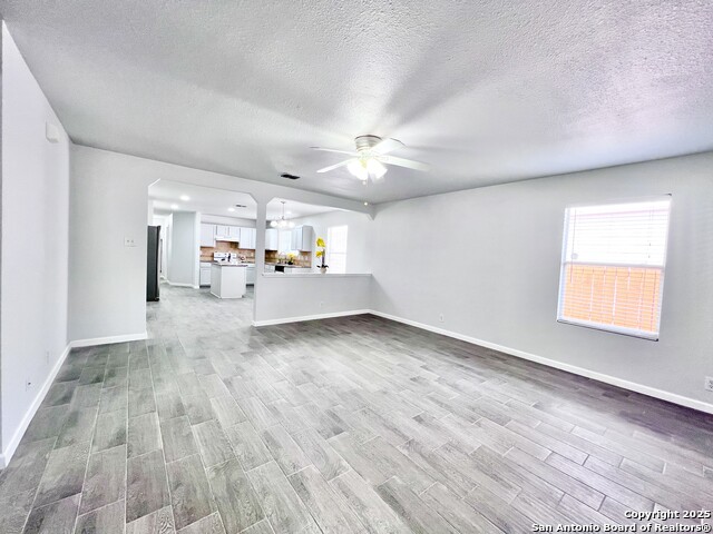 Listing photo id 30 for 5807 Barton Hollow