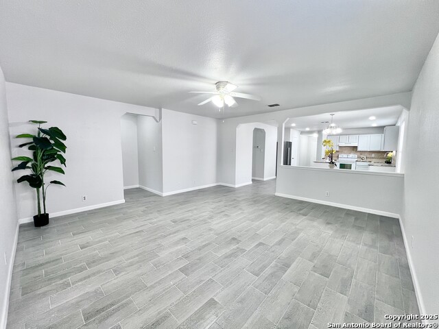 Listing photo id 31 for 5807 Barton Hollow