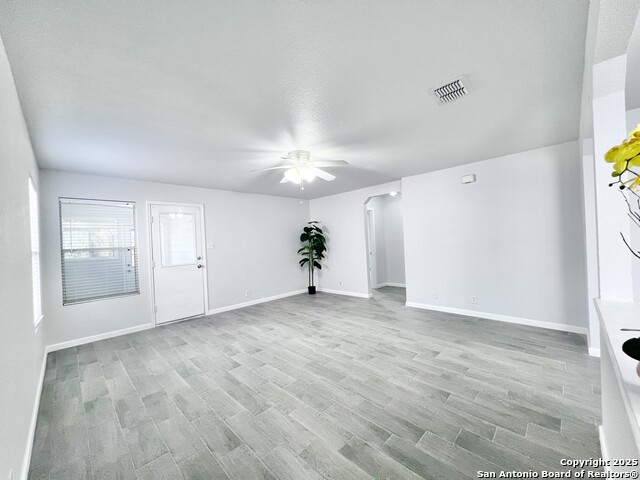 Listing photo id 32 for 5807 Barton Hollow