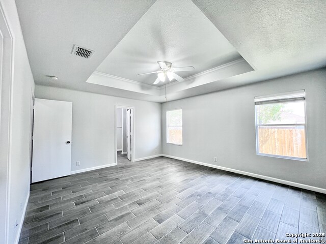 Listing photo id 36 for 5807 Barton Hollow