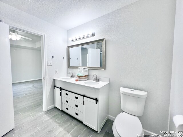 Listing photo id 40 for 5807 Barton Hollow
