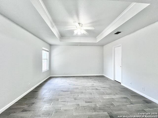 Listing photo id 41 for 5807 Barton Hollow