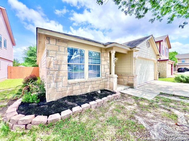 Listing photo id 5 for 5807 Barton Hollow