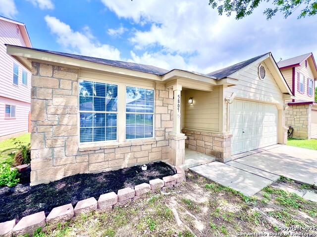 Listing photo id 6 for 5807 Barton Hollow