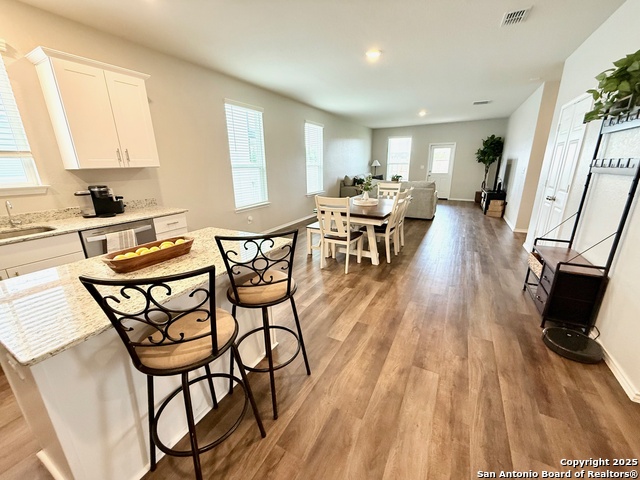 Listing photo id 4 for 7307 Harvest Bay