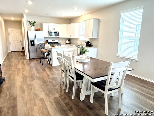 Listing photo id 5 for 7307 Harvest Bay