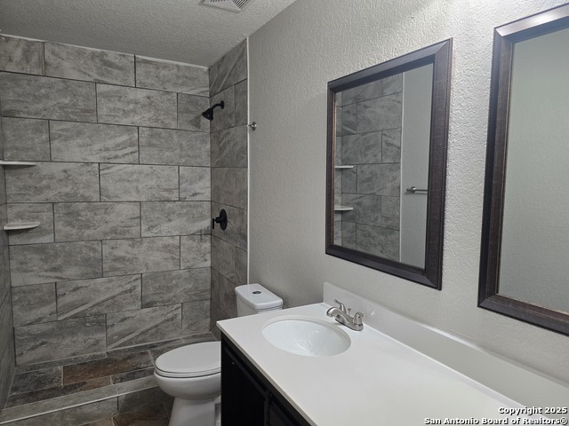 Image 14 of 17 For 205 Hawk Meadows