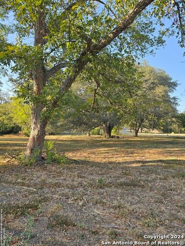 Image 10 of 18 For 126 128 130 132 Hampton Dr W