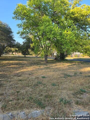 Image 3 of 18 For 126 128 130 132 Hampton Dr W