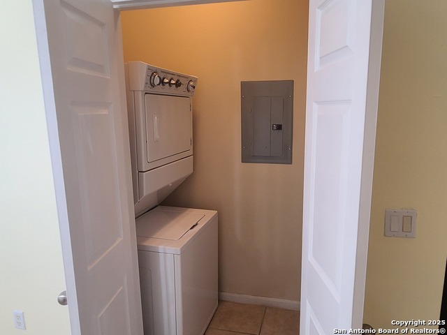 Image 8 of 30 For 6160 Eckhert  Apt 6