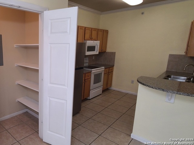 Image 9 of 30 For 6160 Eckhert  Apt 6