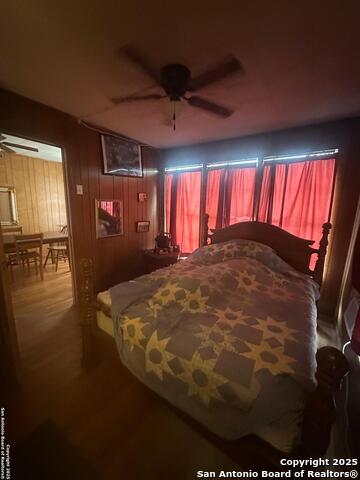 Listing photo id 11 for 619 Pecan