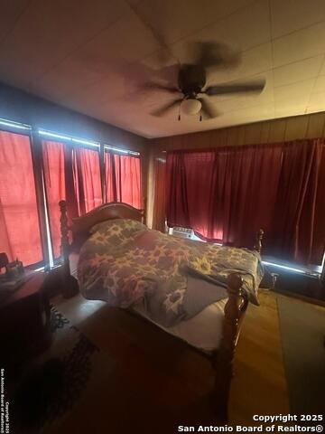 Listing photo id 12 for 619 Pecan