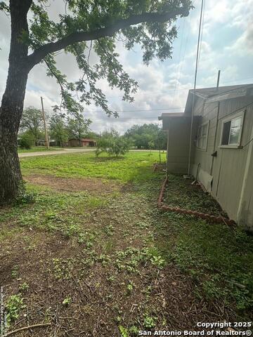 Listing photo id 17 for 619 Pecan