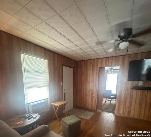 Listing photo id 4 for 619 Pecan