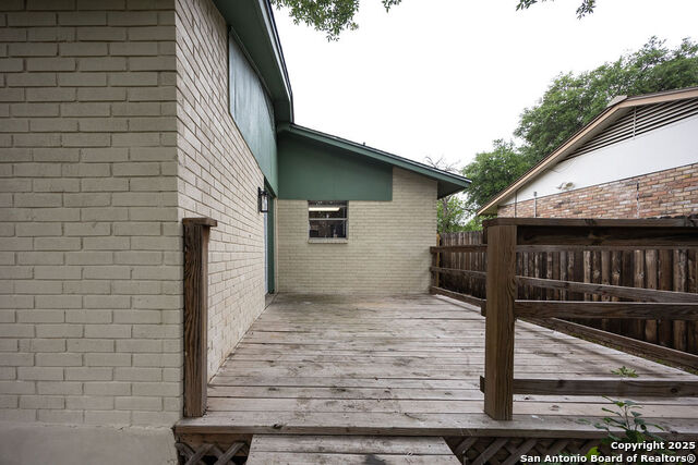 Image 18 of 22 For 310 Diana Dr