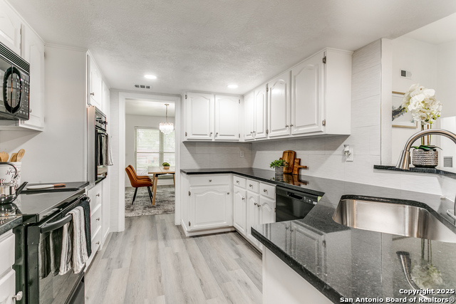 Listing photo id 10 for 1422 Synandra