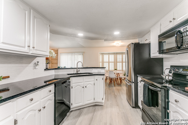 Listing photo id 12 for 1422 Synandra