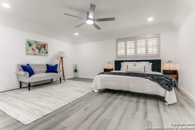 Listing photo id 13 for 1422 Synandra