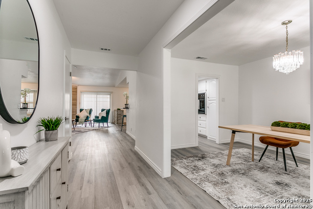 Listing photo id 2 for 1422 Synandra