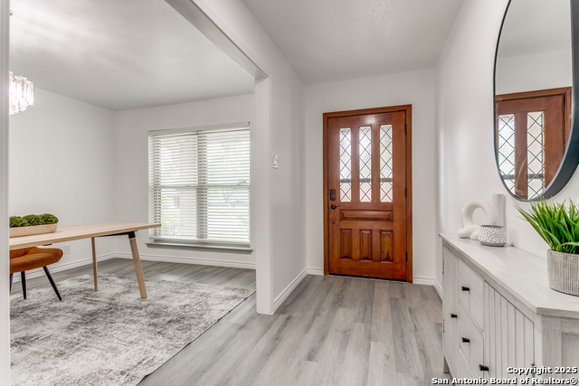 Listing photo id 3 for 1422 Synandra
